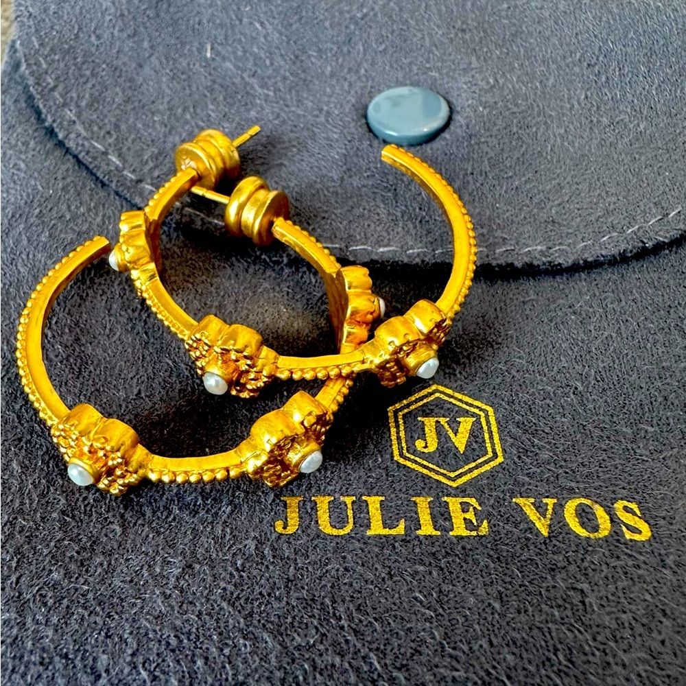 Julie Vos Colette hoop